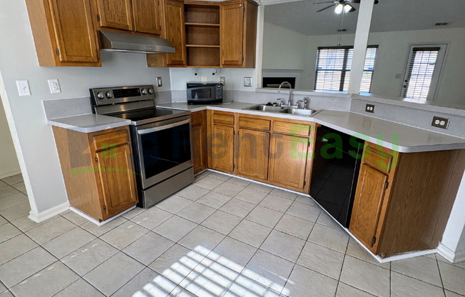 2038 CORAL IVY LN
