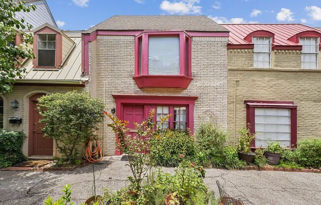 Updated 2-Bed, 2.5-Bath Condo in Sought-After Westbury Gardens!