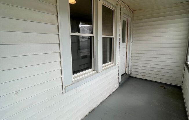 2 beds, 1 bath, 735 sqft, $900, Unit Unit 4