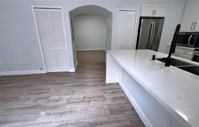 15810 SW 40 ST