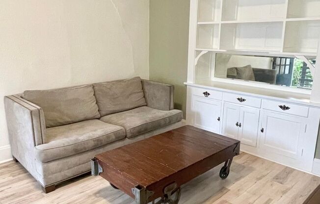 1 bed, 1 bath, 569 sqft, $1,350, Unit #2 (STR)
