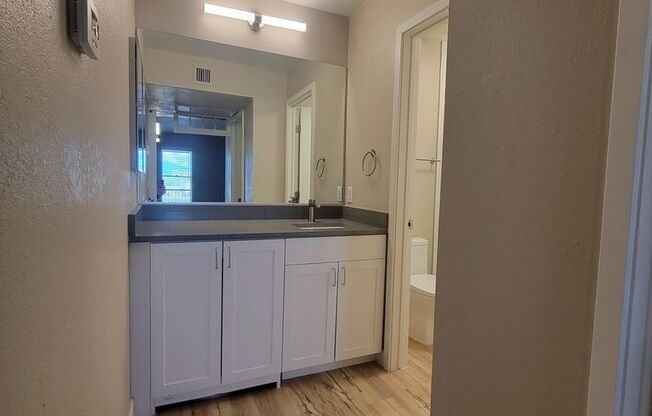 1 bed, 1 bath, 661 sqft, $1,099, Unit 105