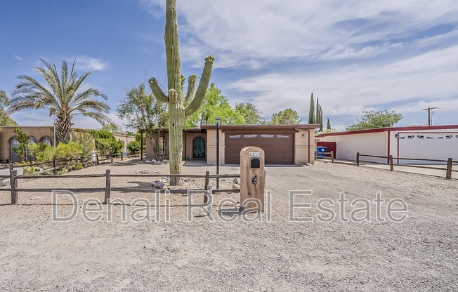 4518 E FT LOWELL RD
