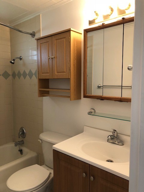 2 beds, 1 bath, $1,595