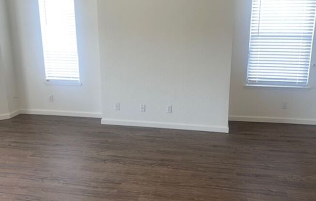 2 beds, 1.5 baths, 1,035 sqft, $1,890, Unit 14