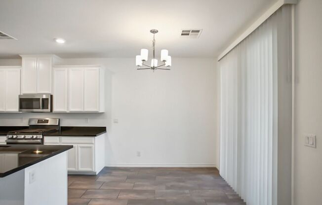 3 beds, 2.5 baths, $2,150, Unit # 87