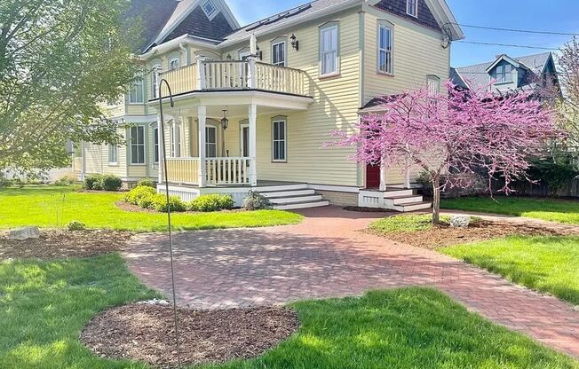 Rare Find in Brewer’s Hill – Bright, Character-Filled 3BR Upper + $500 Move-In Credit!