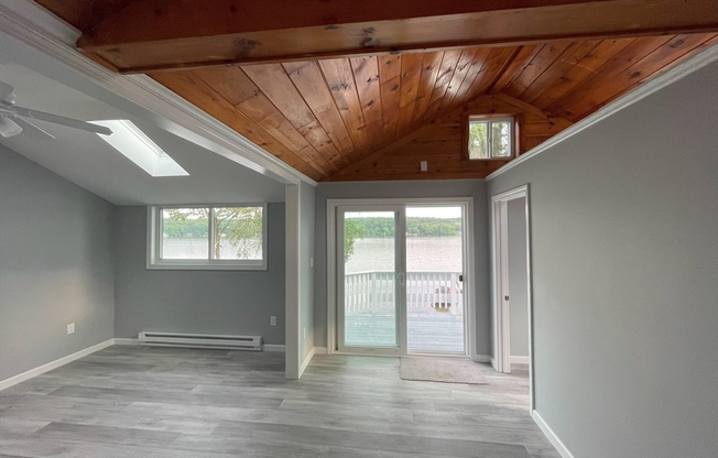 47 LAKESHORE DR