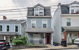 *** Amazing Apartment in Mt. Washington * Pet Friendly * Duplex style * Available Now * Spacious & Renovated ***