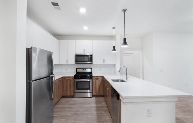 2 beds, 2 baths, 1,167 sqft, $2,950, Unit 434