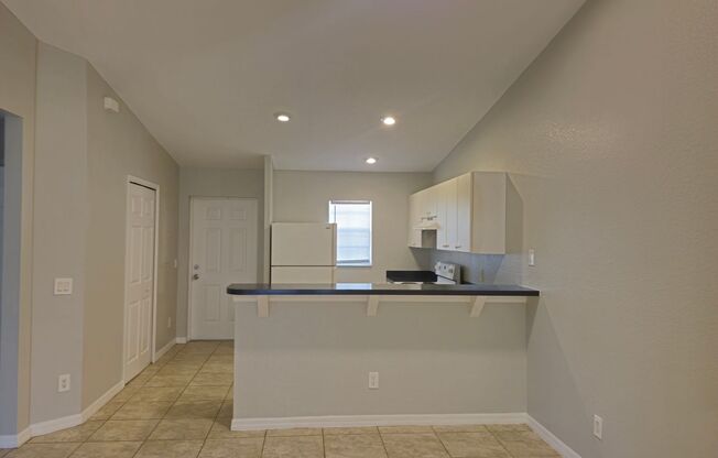 3 BED 2 BATH DUPLEX FOR RENT