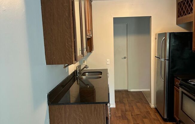 2 beds, 1 bath, 840 sqft, $1,495, Unit 201 (R)