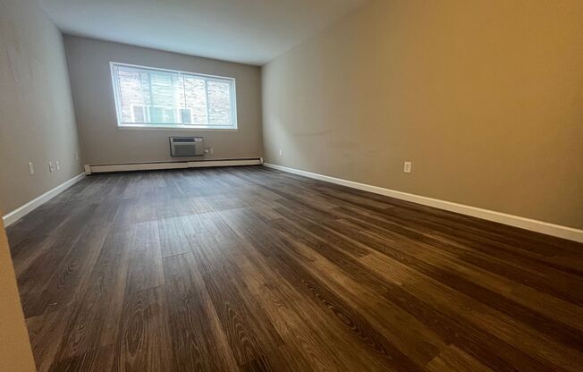 1 bed, 1 bath, $1,225, Unit 211