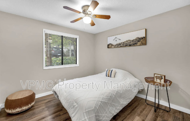 1504 NE 72 ST