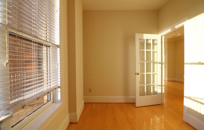 2 beds, 2 baths, 975 sqft, $4,395, Unit 604