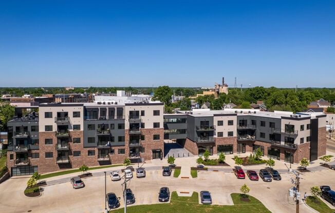 2 beds, 2 baths, 1,046 sqft, $1,625, Unit 401