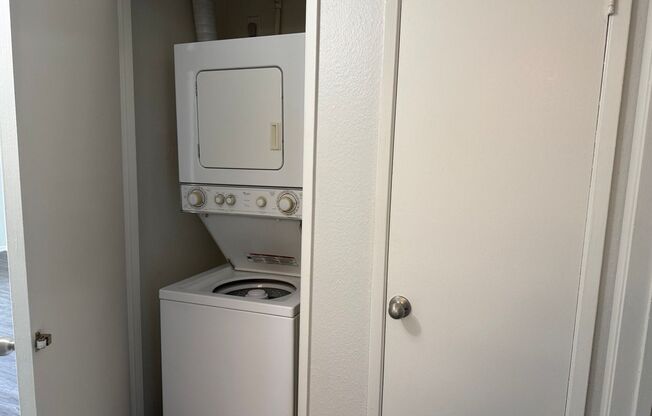 1 bed, 1 bath, 671 sqft, $2,435, Unit 486