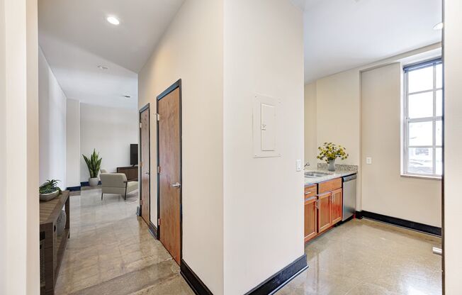 2 beds, 1 bath, 927 sqft, $1,365, Unit 104