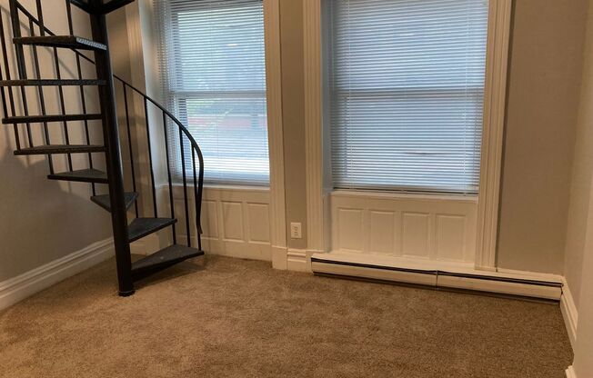 2 beds, 2 baths, 1,000 sqft, $1,599, Unit 44-2