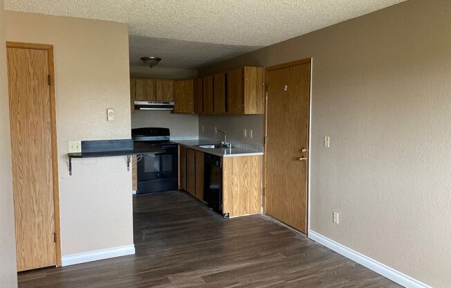 3 beds, 2 baths, 643 sqft, $1,900, Unit C203