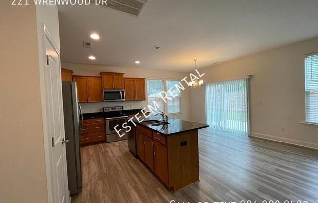 221 WRENWOOD DR