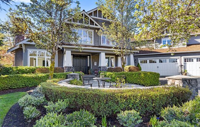 Spacious 5-Bed 4.5 Bath Home with Two Primary Suites on a Quiet Cul-de-Sac in Sammamish