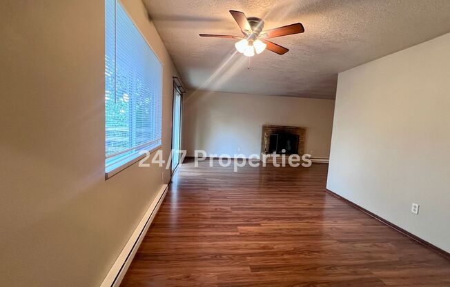 2 beds, 1 bath, $1,795, Unit 5273