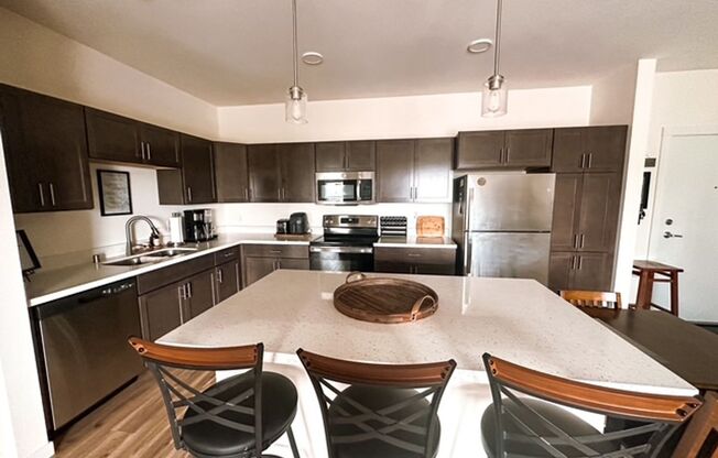 1 bed, 1 bath, 852 sqft, $1,400, Unit 143-424