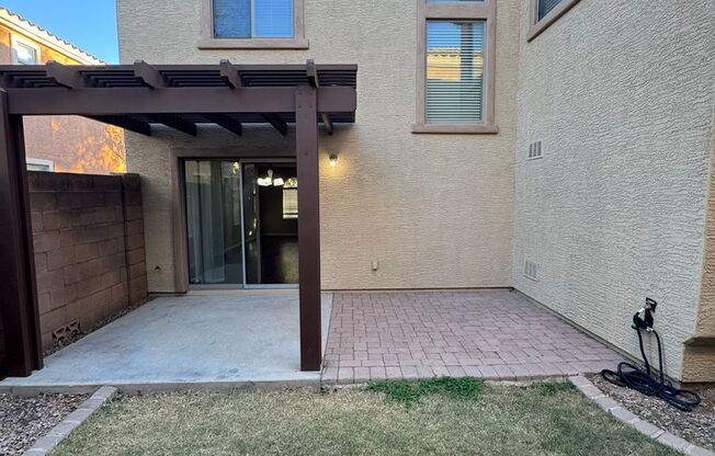 3 beds, 2.5 baths, $2,095