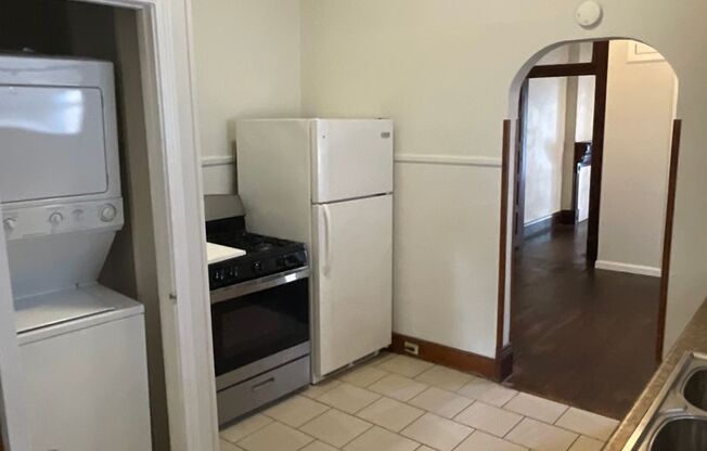 1 bed, 1 bath, 700 sqft, $1,350, Unit 7707