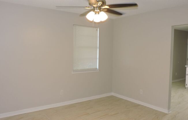 2 beds, 1 bath, $1,095