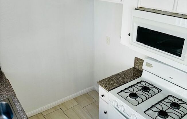 1 bed, 1 bath, 530 sqft, $1,795, Unit 122