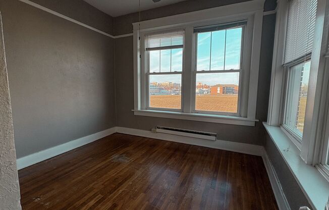 2 beds, 2 baths, 850 sqft, $1,050, Unit 1729 K Street - 4