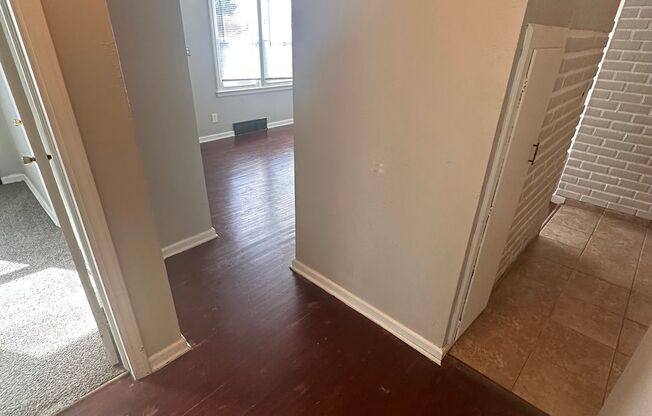 2 beds, 1 bath, $795