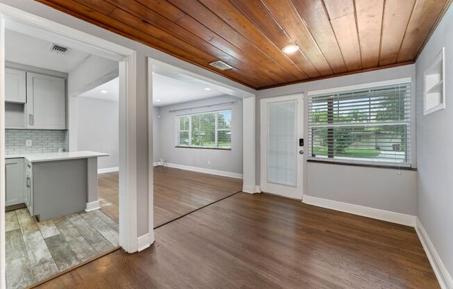 Charming and Updated 2/2 Home in Colonial Acres near Downtown