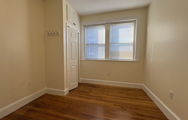 4 beds, 2 baths, 1,200 sqft, $6,000, Unit 301