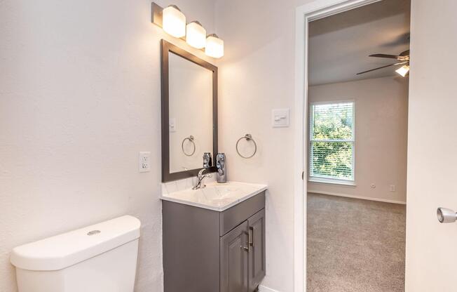 2 beds, 1.5 baths, 890 sqft, $1,309