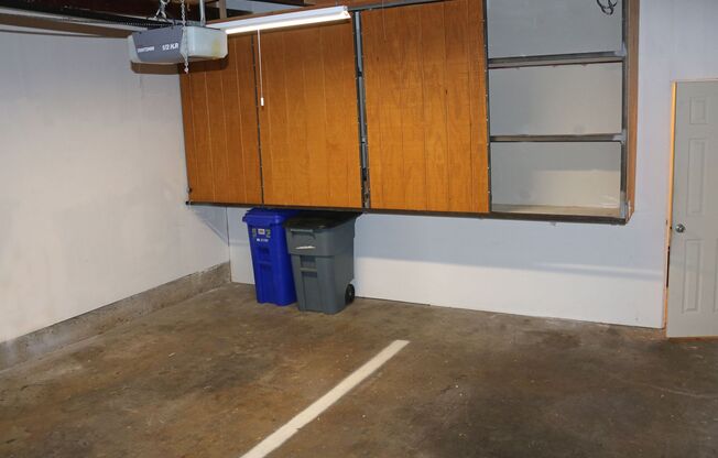 2 beds, 1 bath, 700 sqft, $2,995, Unit 4748