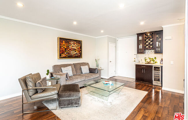 2 beds, 2 baths, 844 sqft, $4,200, Unit 516