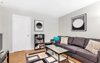 215 W 95 ST