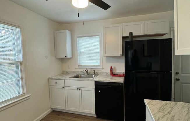 2 beds, 1 bath, $1,250