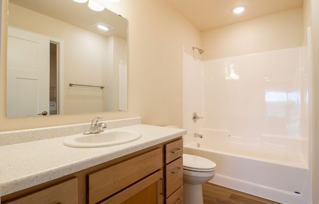 1 bed, 1 bath, 645 sqft, $1,379, Unit EC 4242-01