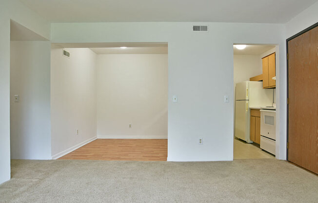 Open Floor Plan for Custom Interiors at Charter Oaks Apartments, Davison, MI, 48423