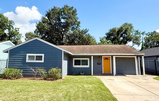 Adorable 3/1/1 Home in Southcrest!