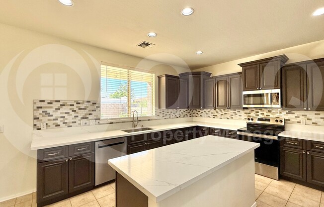 4043 W AIRE LIBRE AVE