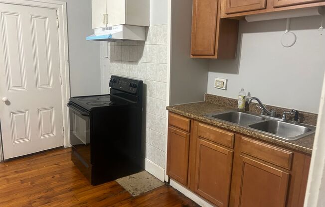 2 beds, 1 bath, $1,195, Unit Apt. #2