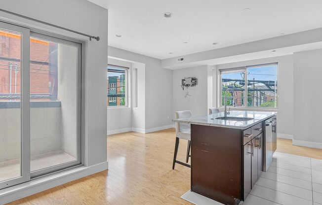 900 N 16 ST