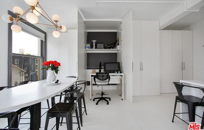 1 bed, 1 bath, 1,040 sqft, $2,750, Unit 502