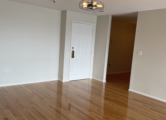 2 beds, 2 baths, 1,206 sqft, $3,000, Unit 502