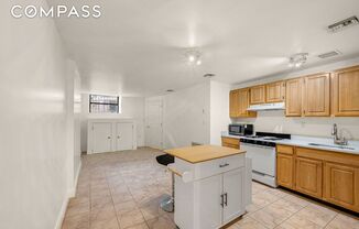 123 W 136 ST